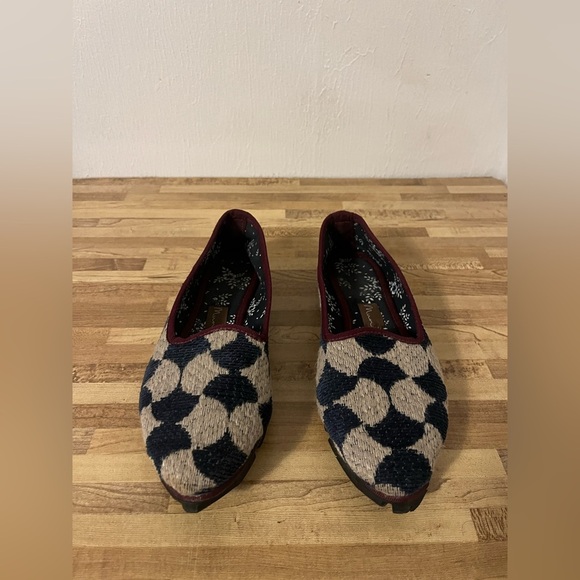 Muné Slippers Blue/cream Almond Toe Pull On Sustainable Flat Shoes Sz 37 (US 7) - Picture 3 of 9